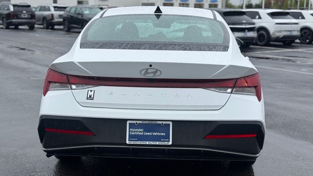 Certified 2025 Hyundai Elantra SE Sedan
