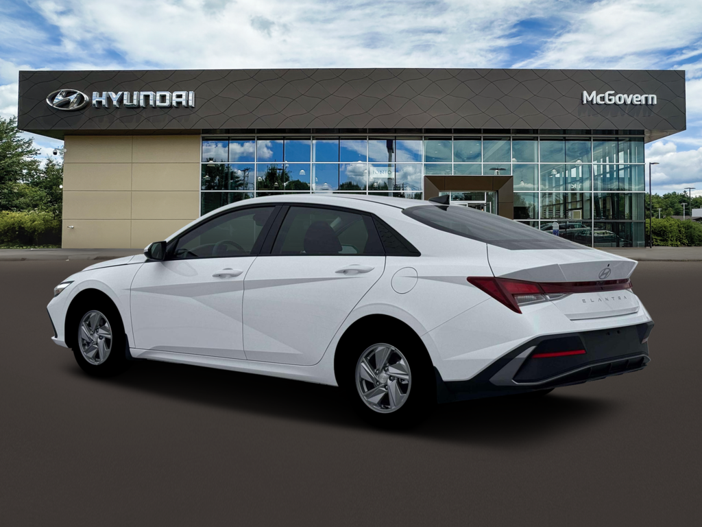 New 2026 Hyundai Elantra SE Sedan