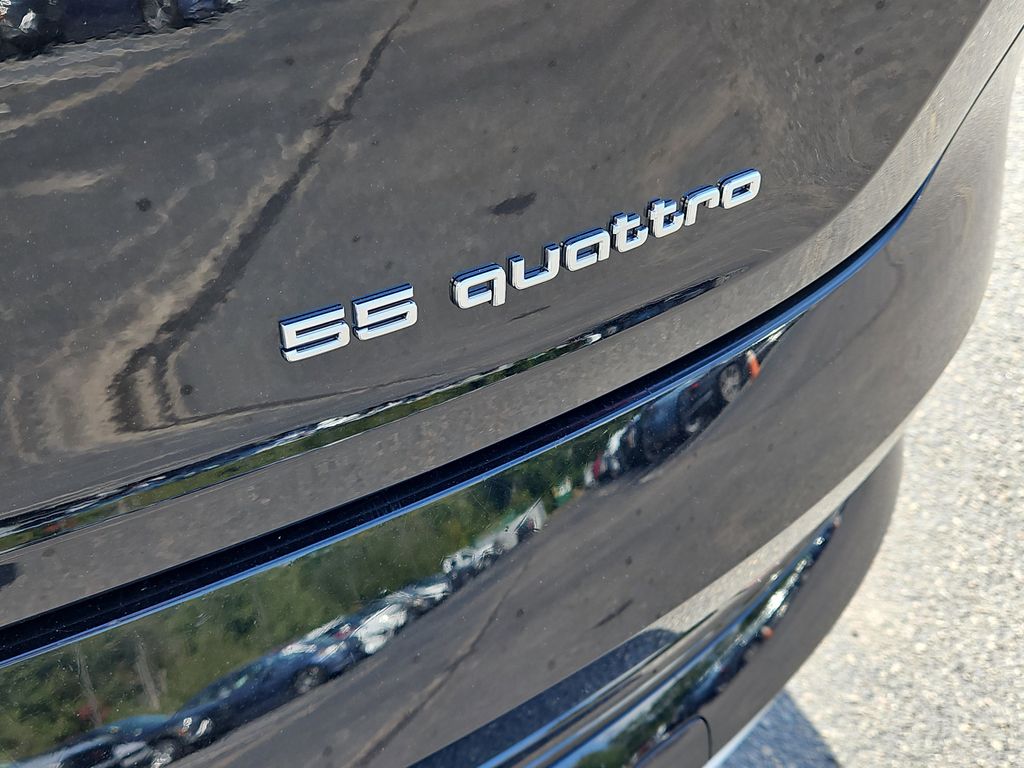 2019 Audi e-tron Prestige photo 4