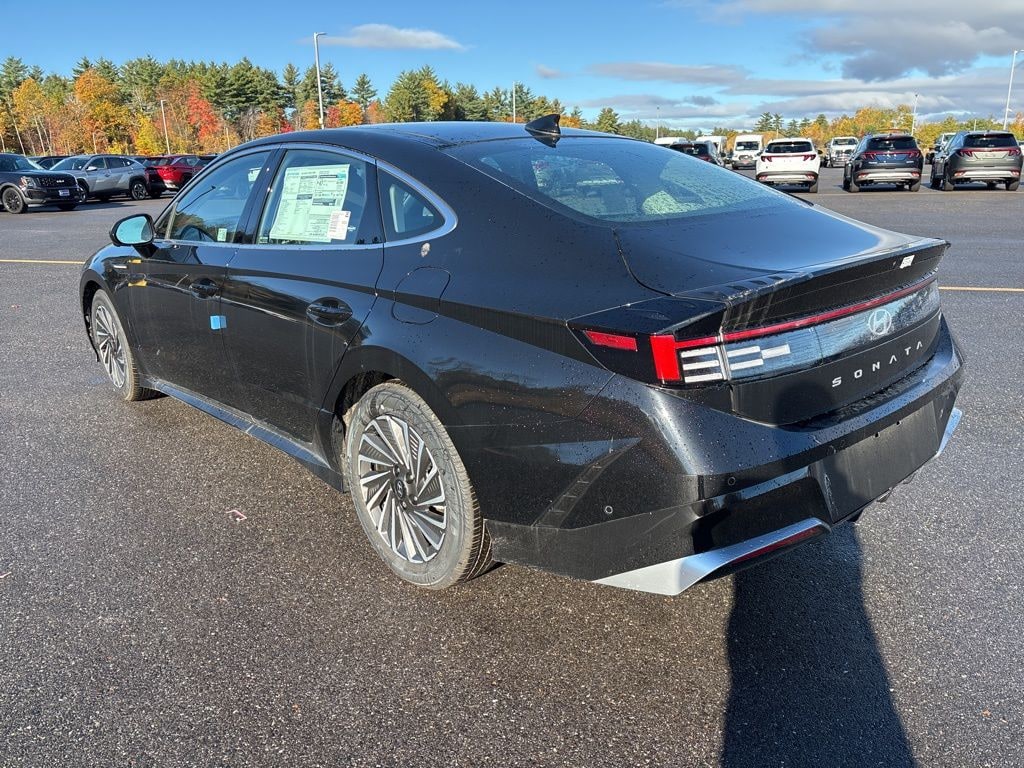 New 2025 Hyundai Sonata Hybrid Limited Sedan