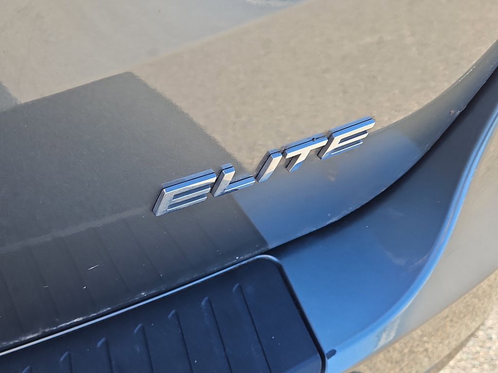 2018 Honda Odyssey Elite photo 2
