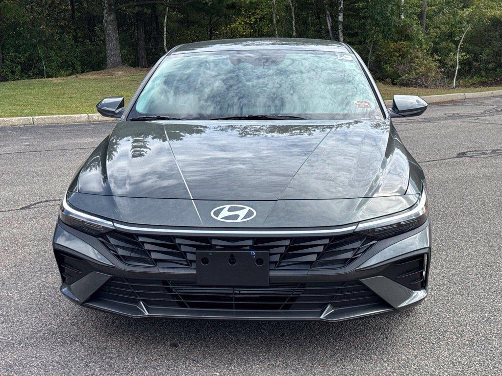 New 2026 Hyundai Elantra SE Sedan