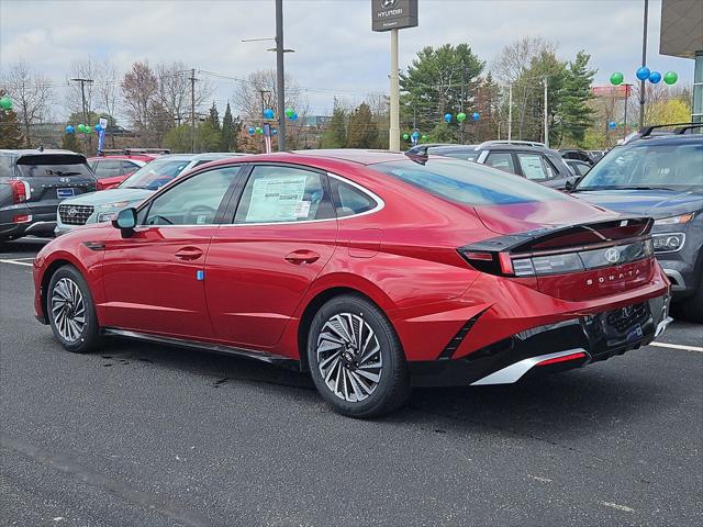 2025 Hyundai Sonata Hybrid SEL photo 2