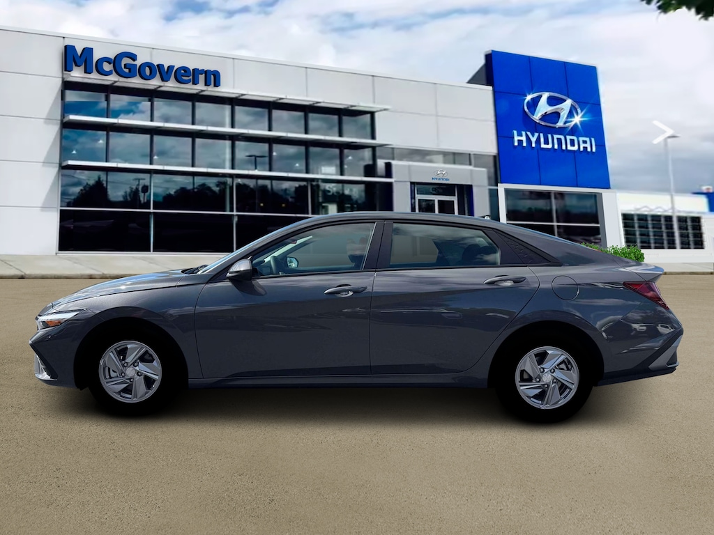 New 2026 Hyundai Elantra SE Sedan