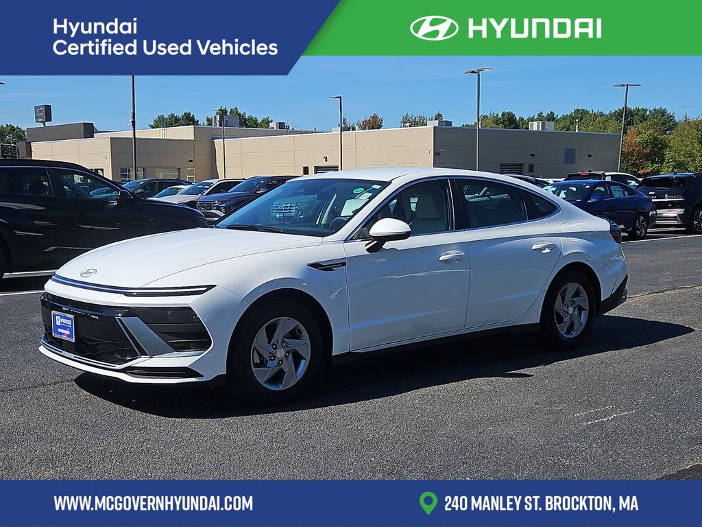2025 Hyundai Sonata SE's photo