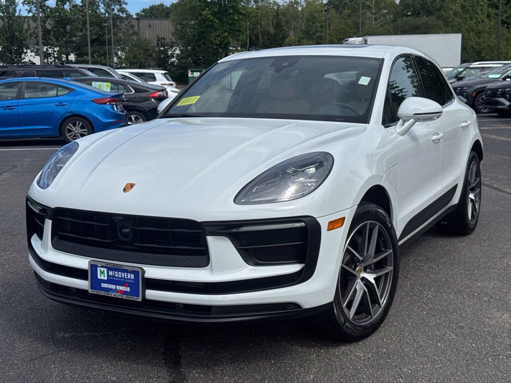 2023 Porsche Macan Base