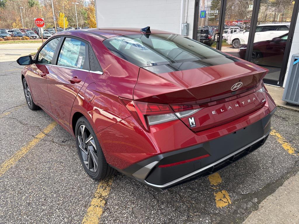 2025 Hyundai Elantra Hybrid Limited photo 2