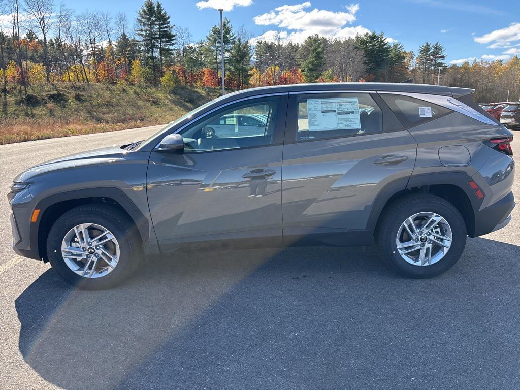 2025 Hyundai Tucson SE photo 2