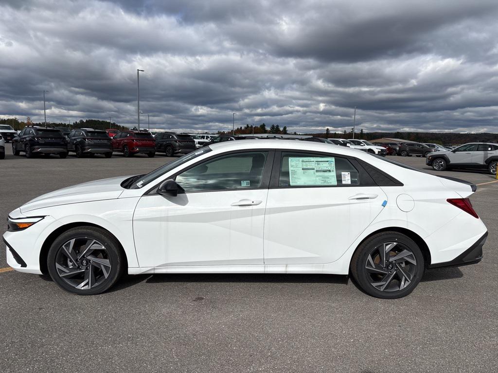 2025 Hyundai Elantra Hybrid SEL Sport photo 2