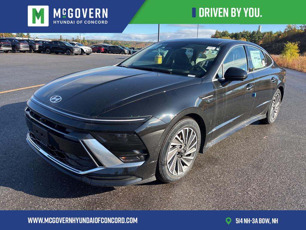 2025 Hyundai Sonata Hybrid Sedan 