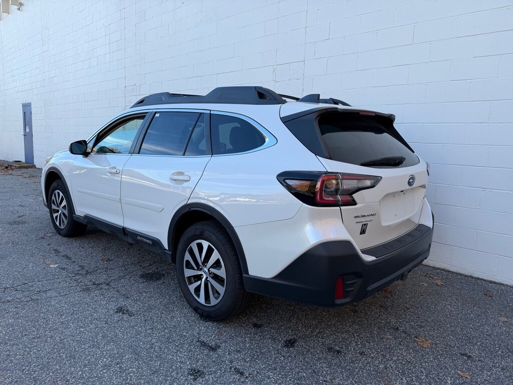 2022 Subaru Outback Premium photo 2
