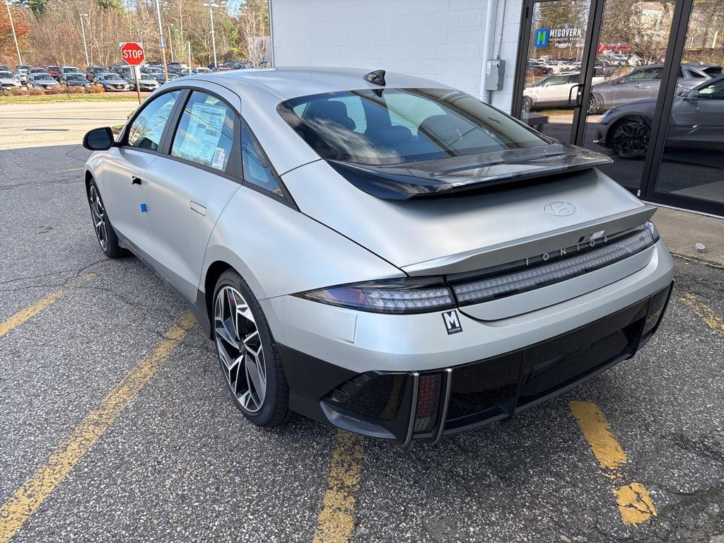 2025 Hyundai Ioniq 6 SEL photo 2