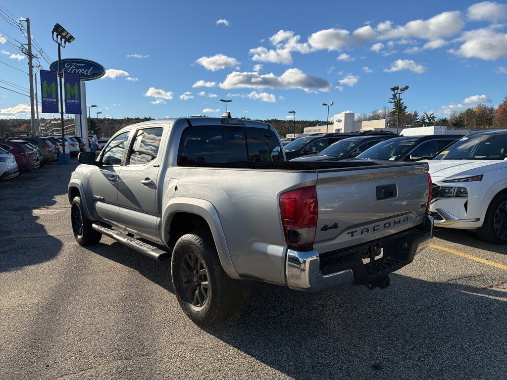 2022 Toyota Tacoma SR5 V6 photo 2