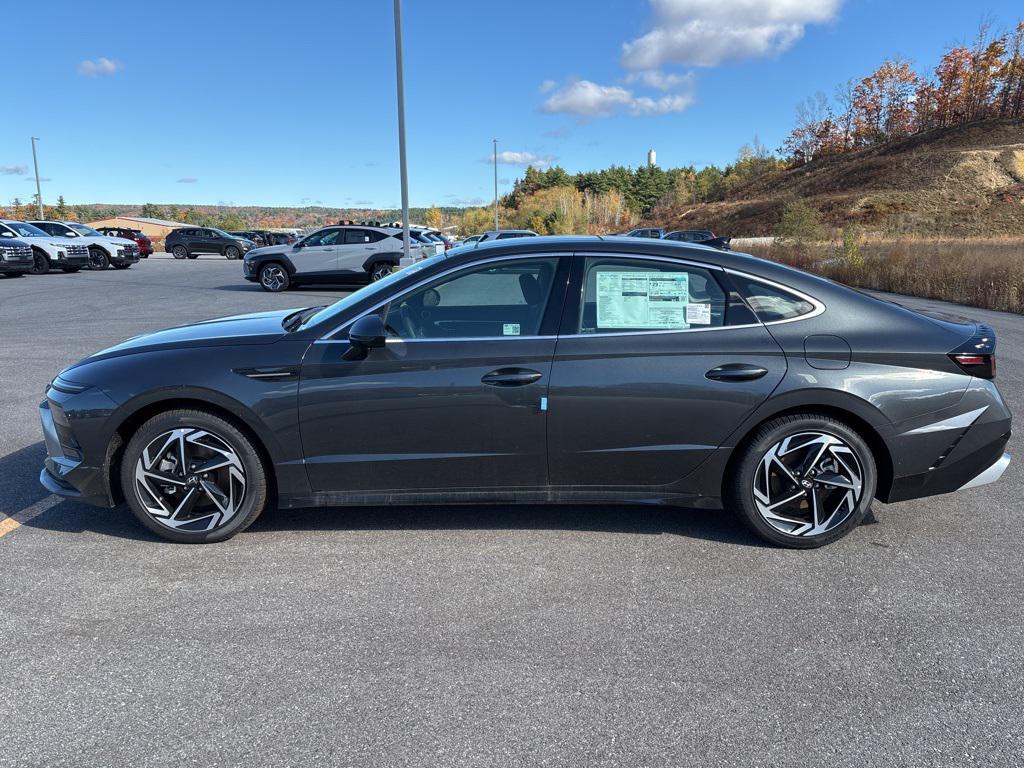 2025 Hyundai Sonata SEL Convenience photo 2