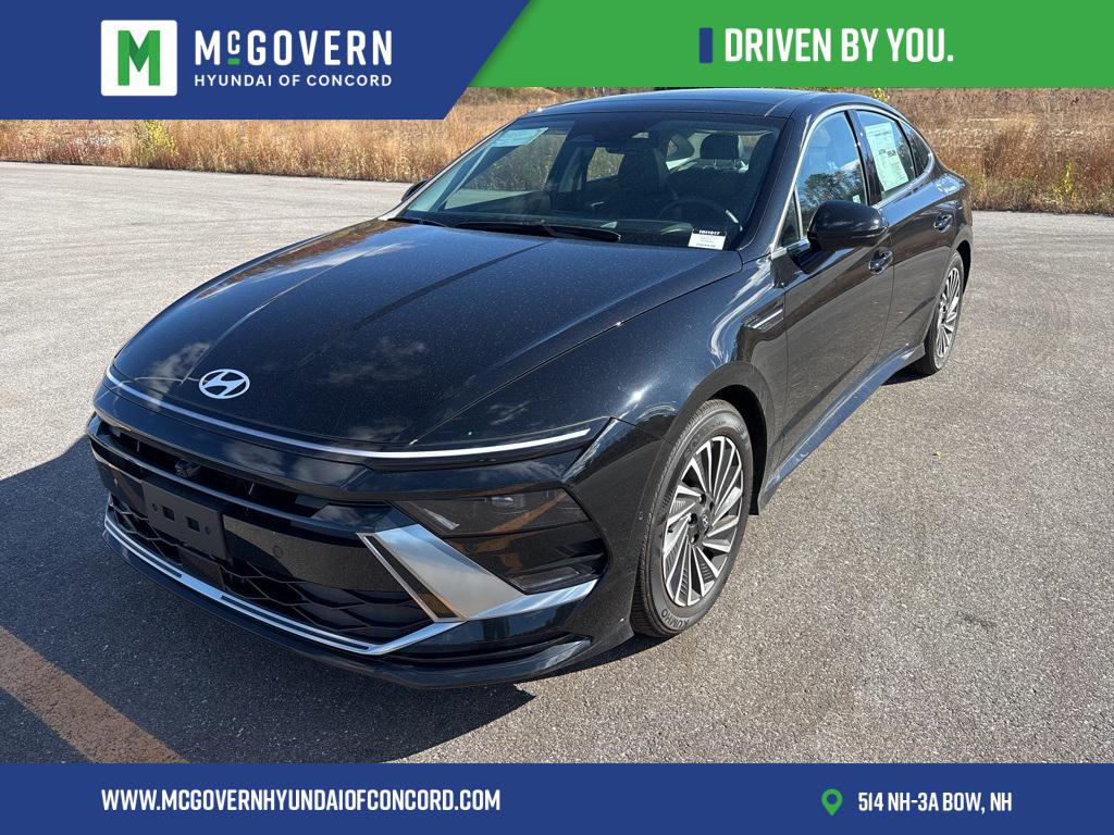 2025 Hyundai Sonata Hybrid Sedan 