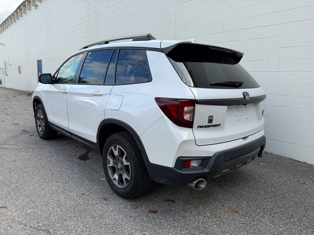 2022 Honda Passport TrailSport photo 2