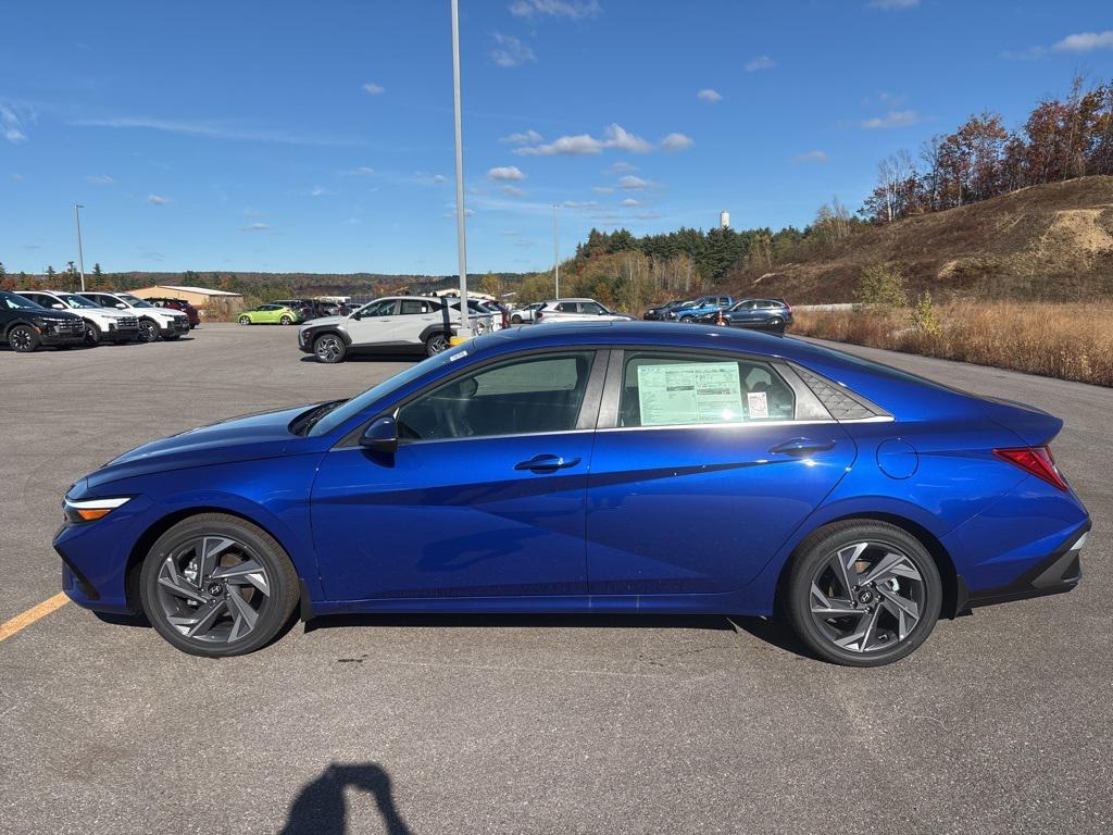 2025 Hyundai Elantra Limited photo 2