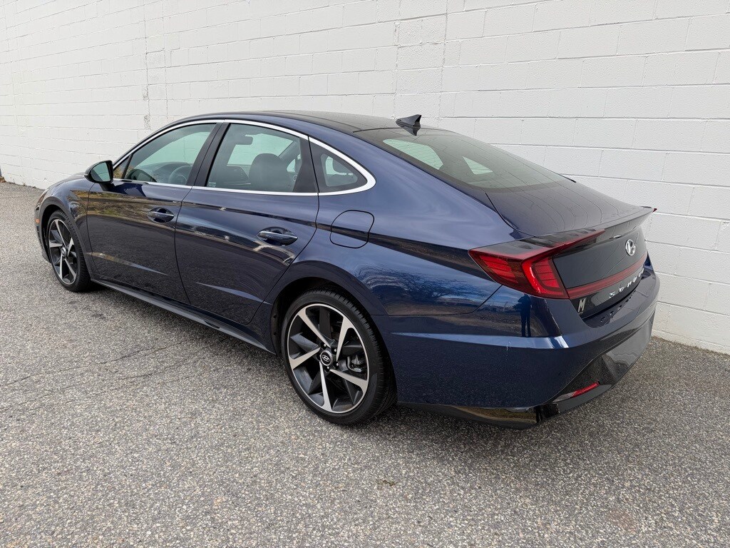 2022 Hyundai Sonata SEL Plus photo 2