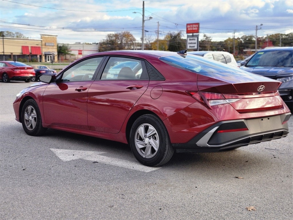 Certified 2025 Hyundai Elantra SE Sedan