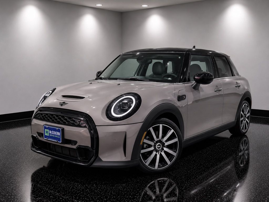 2024 MINI Hardtop Cooper S's photo