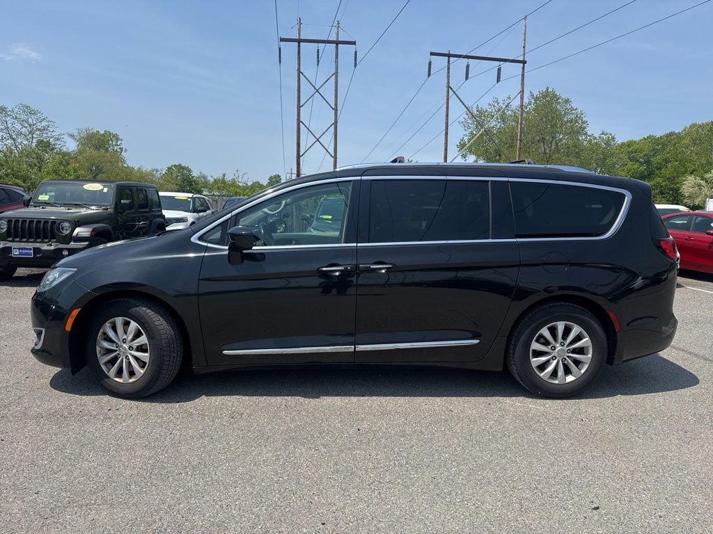 Used 2018 Chrysler Pacifica Touring L Van