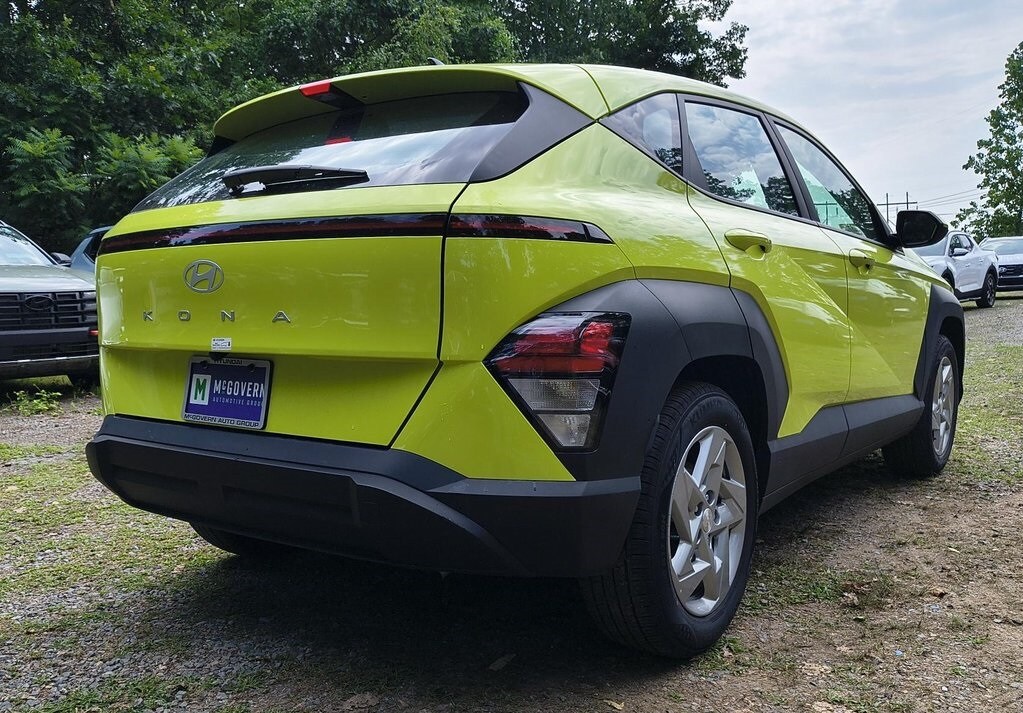 2024 Hyundai Kona SE photo 3