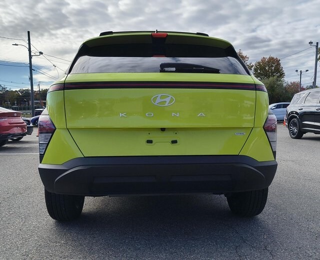 2024 Hyundai Kona SEL photo 2