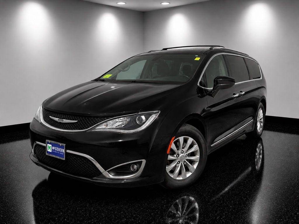 Used 2018 Chrysler Pacifica Touring L Van