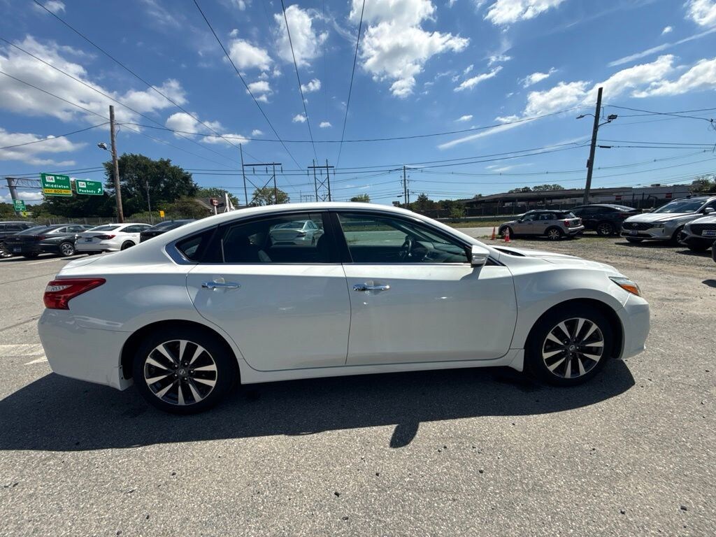 Used 2017 Nissan Altima 2.5 SV Sedan