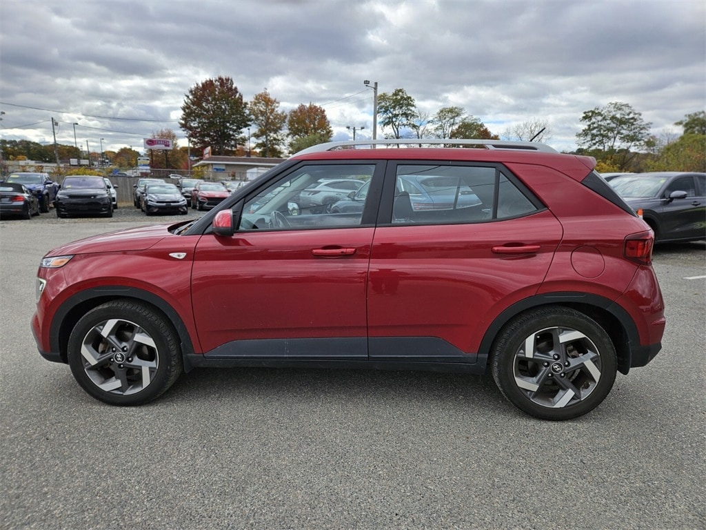 Used 2023 Hyundai Venue Limited SUV