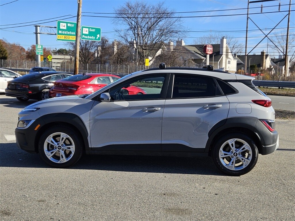 2023 Hyundai Kona SEL photo 2