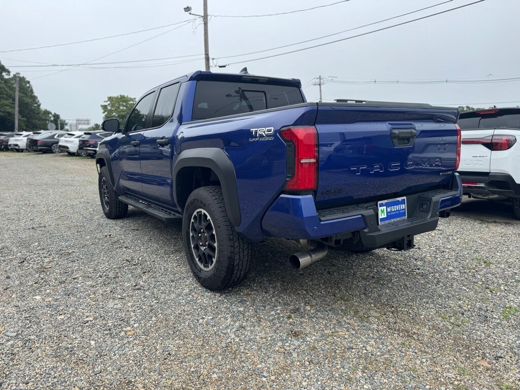 2025 Toyota Tacoma TRD photo 3