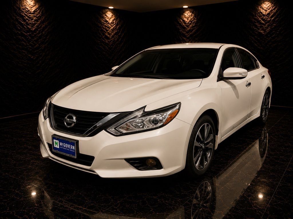 Used 2017 Nissan Altima 2.5 SV Sedan