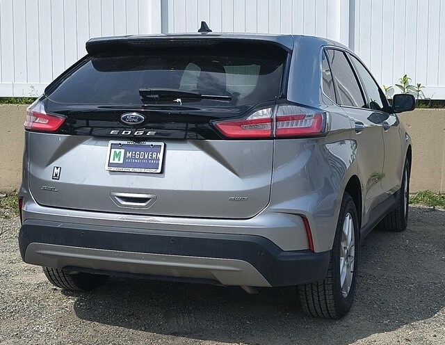 2022 Ford Edge SEL photo 4