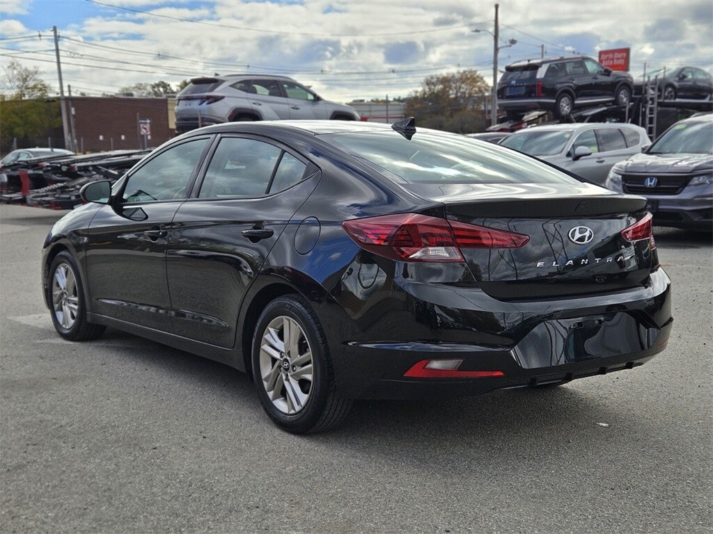 2019 Hyundai Elantra Value Edition photo 3