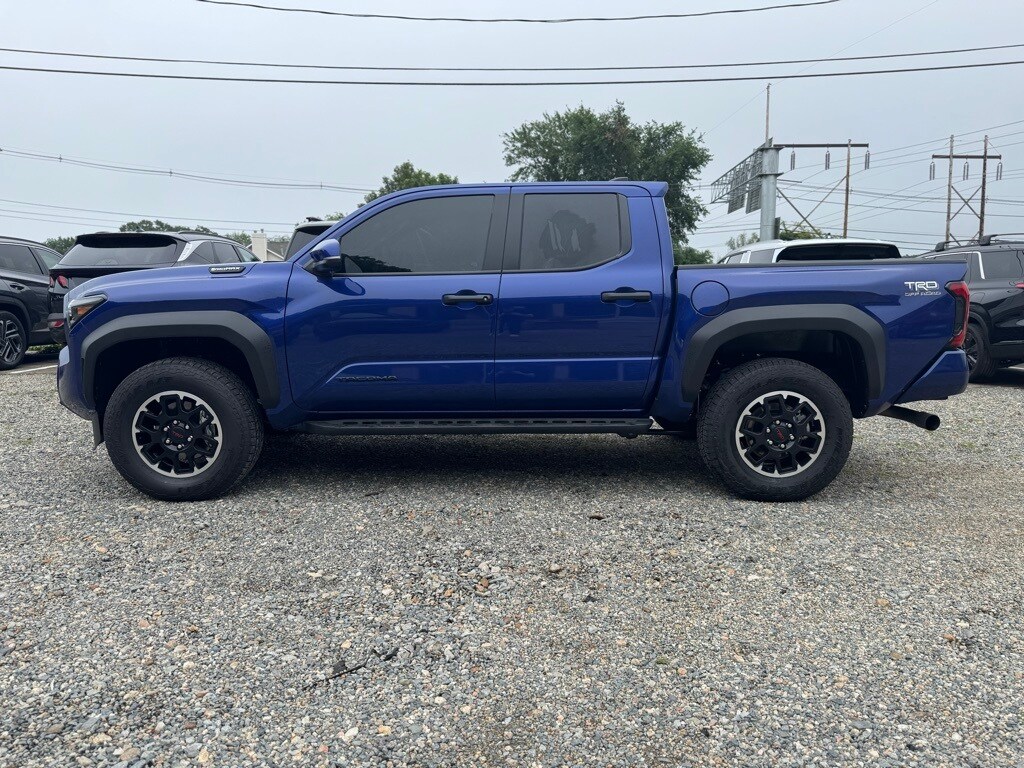 2025 Toyota Tacoma TRD photo 2
