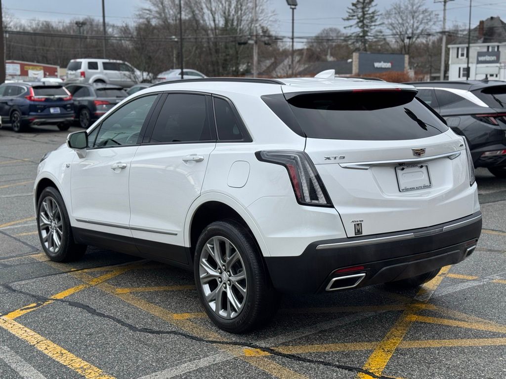 2021 Cadillac XT5 Sport photo 2