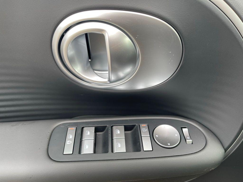 2026 Hyundai IONIQ 9 SE - Photo 17