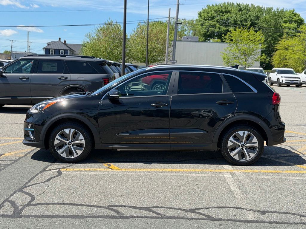 Used 2022 Kia Niro EX with VIN KNDCC3LG3N5140911 for sale in Milford, MA