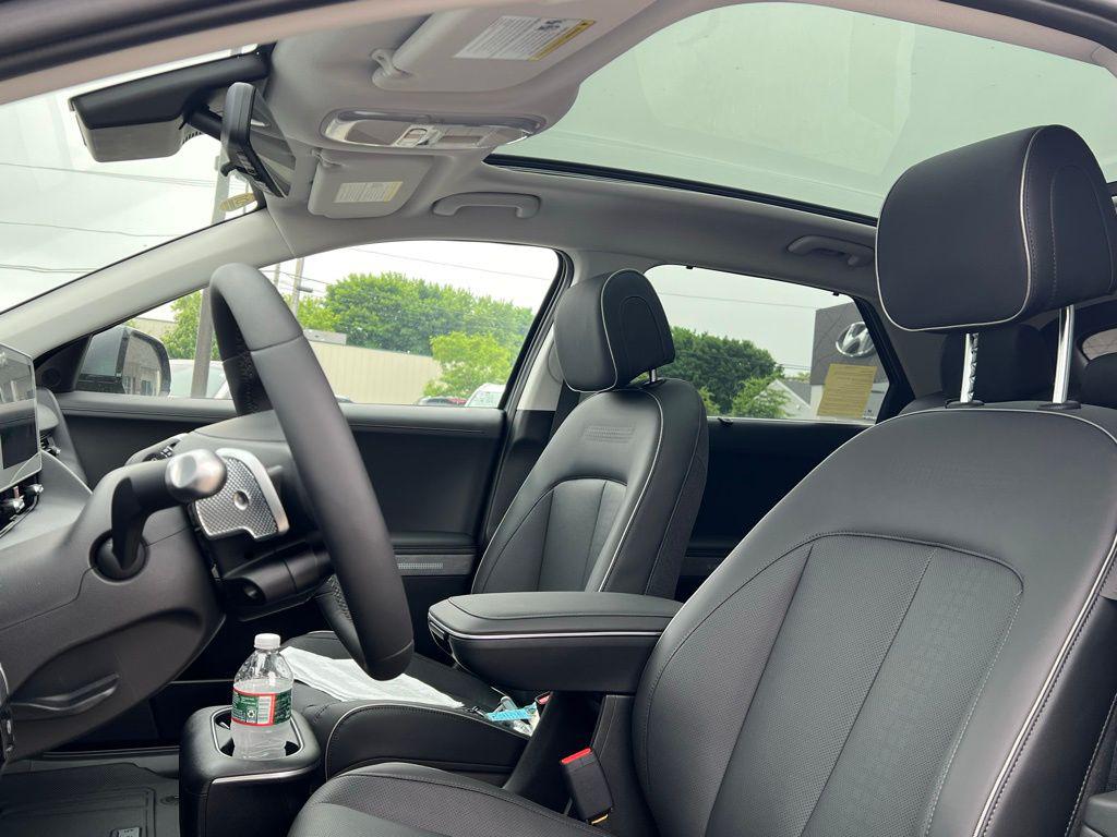 2024 Hyundai IONIQ 5 Limited - Photo 18
