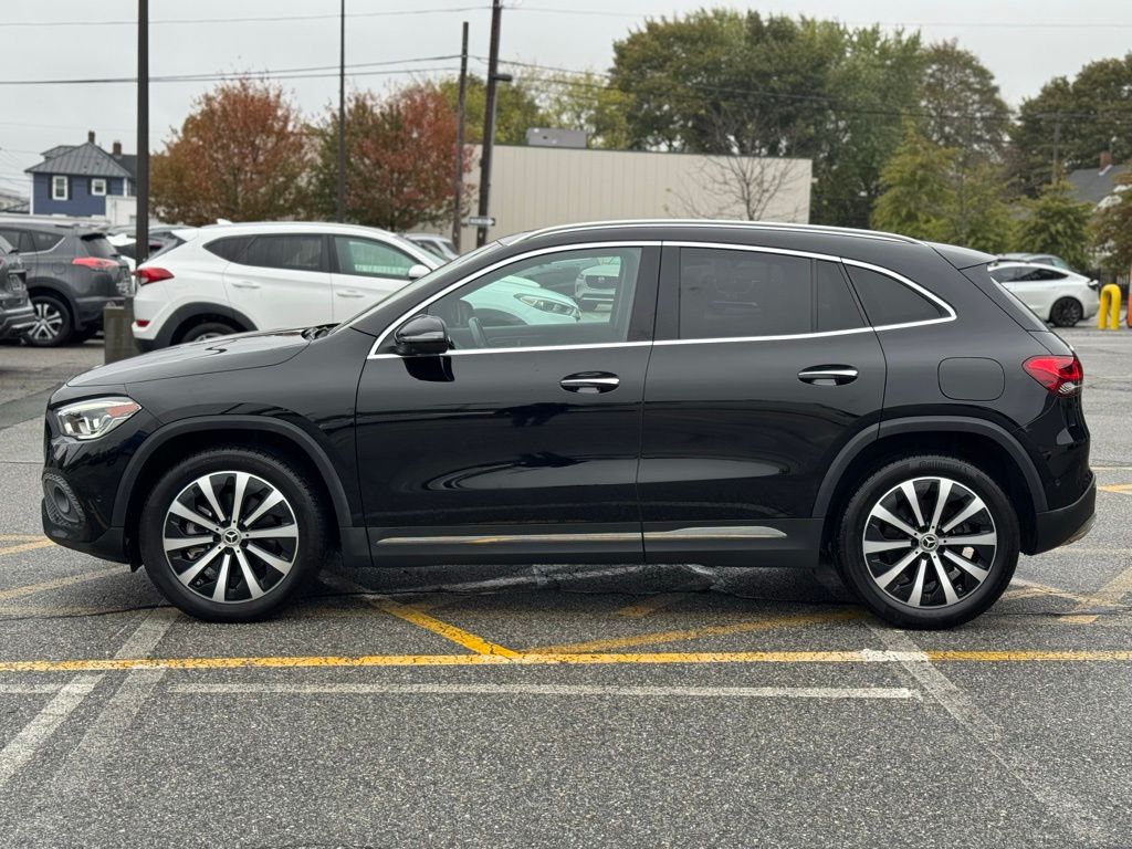 2022 Mercedes Benz GLA 250 4MATIC photo 2