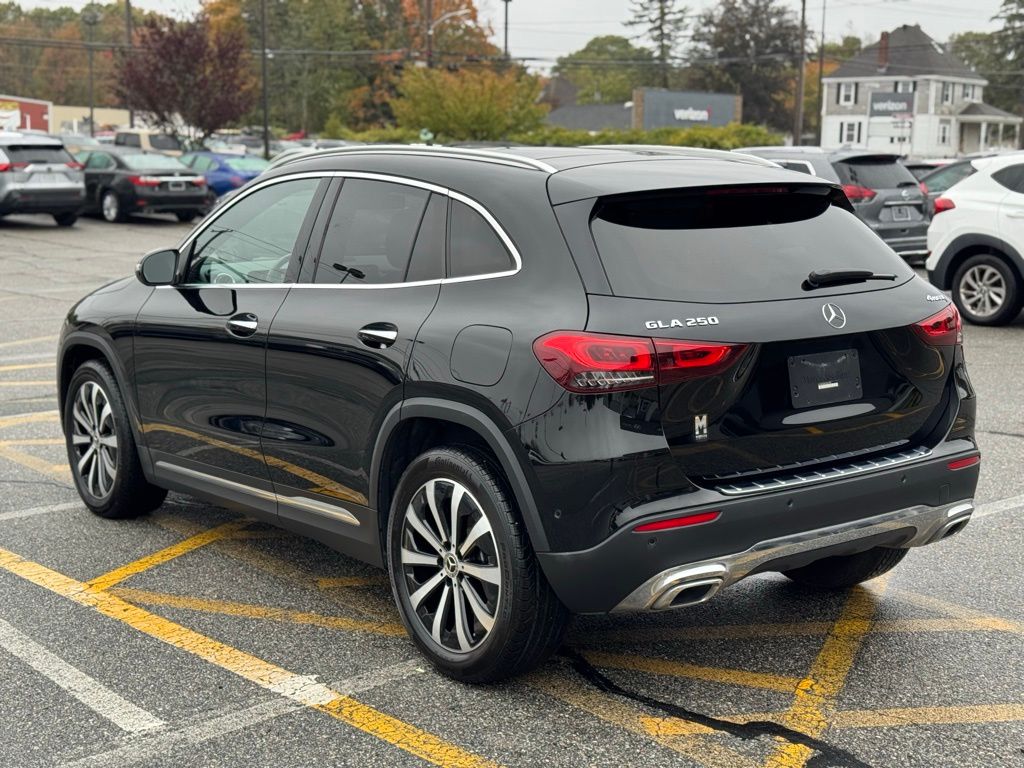2022 Mercedes Benz GLA 250 4MATIC photo 3