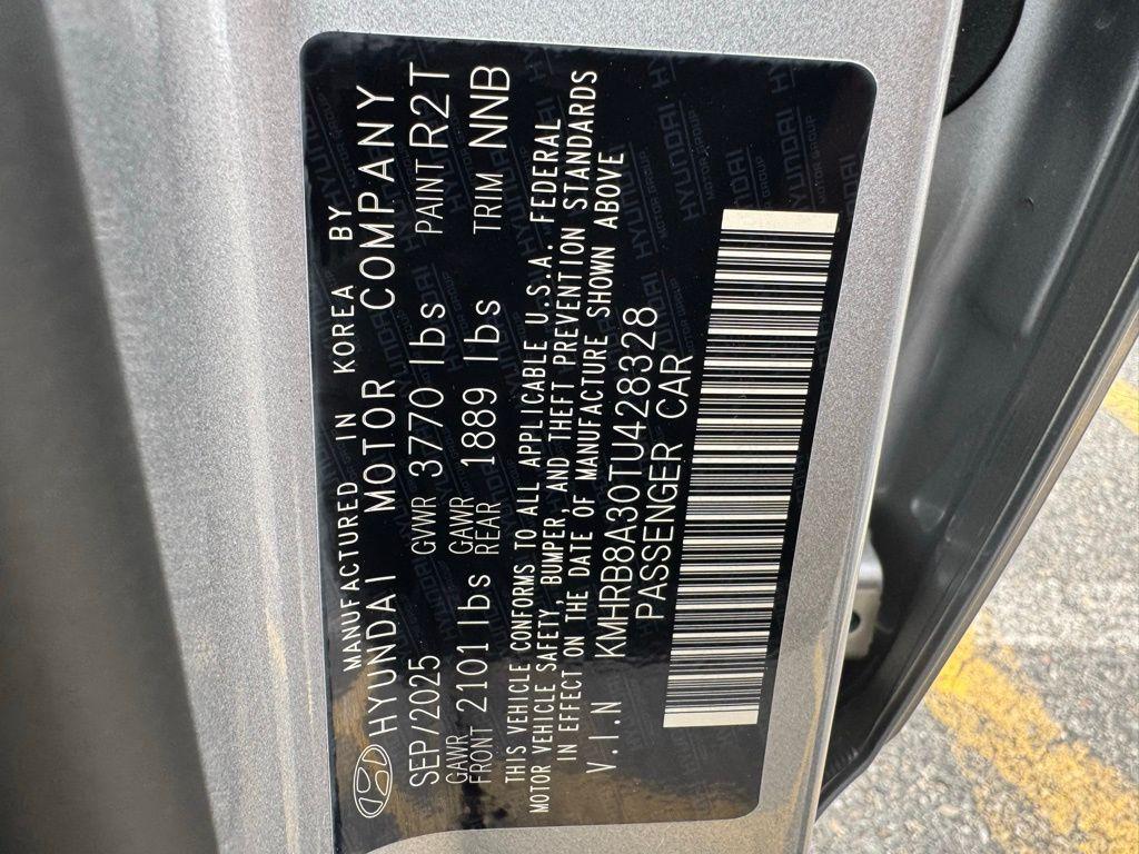 2026 Hyundai Venue SE photo 2