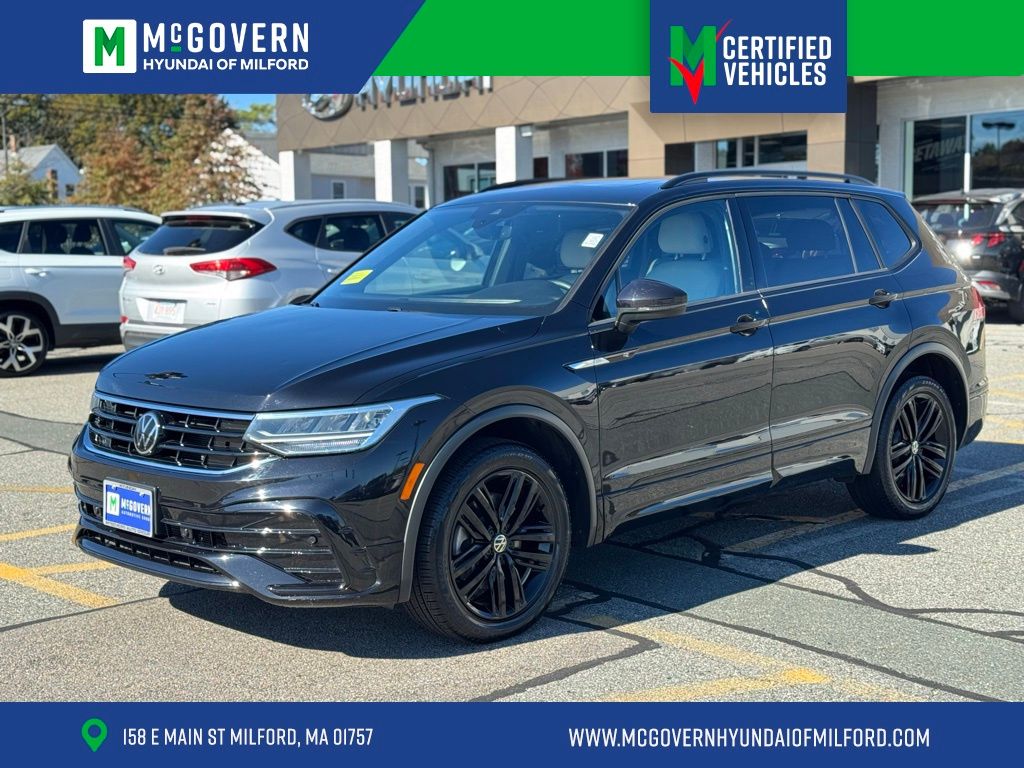 2022 Volkswagen Tiguan SE R-LINE BLACK's photo