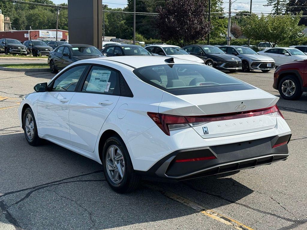 New 2026 Hyundai Elantra SE Sedan