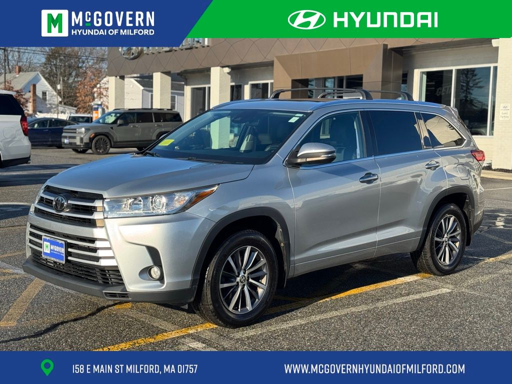 2017 Toyota Highlander XLE's photo