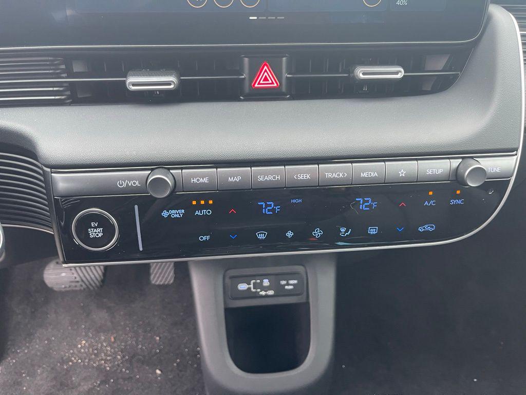 2025 Hyundai IONIQ 5 SEL - Photo 23