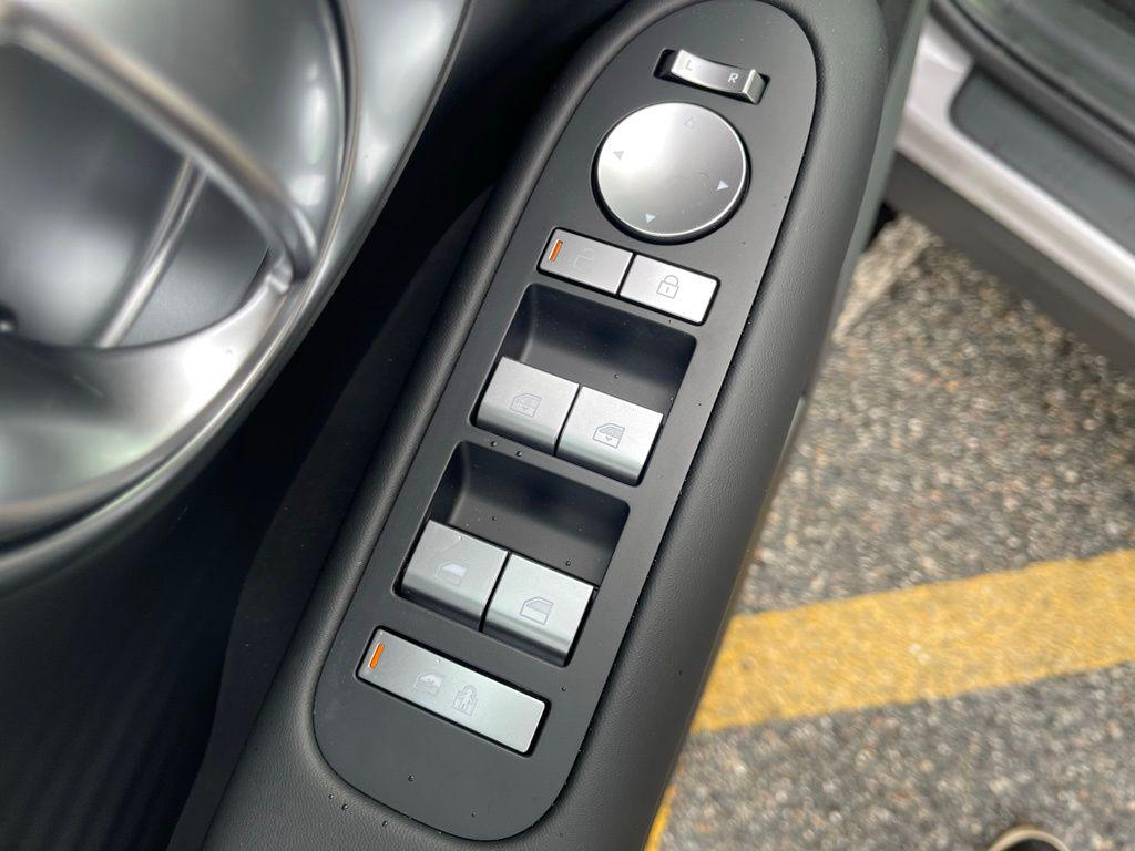 2026 Hyundai IONIQ 9 SE - Photo 18
