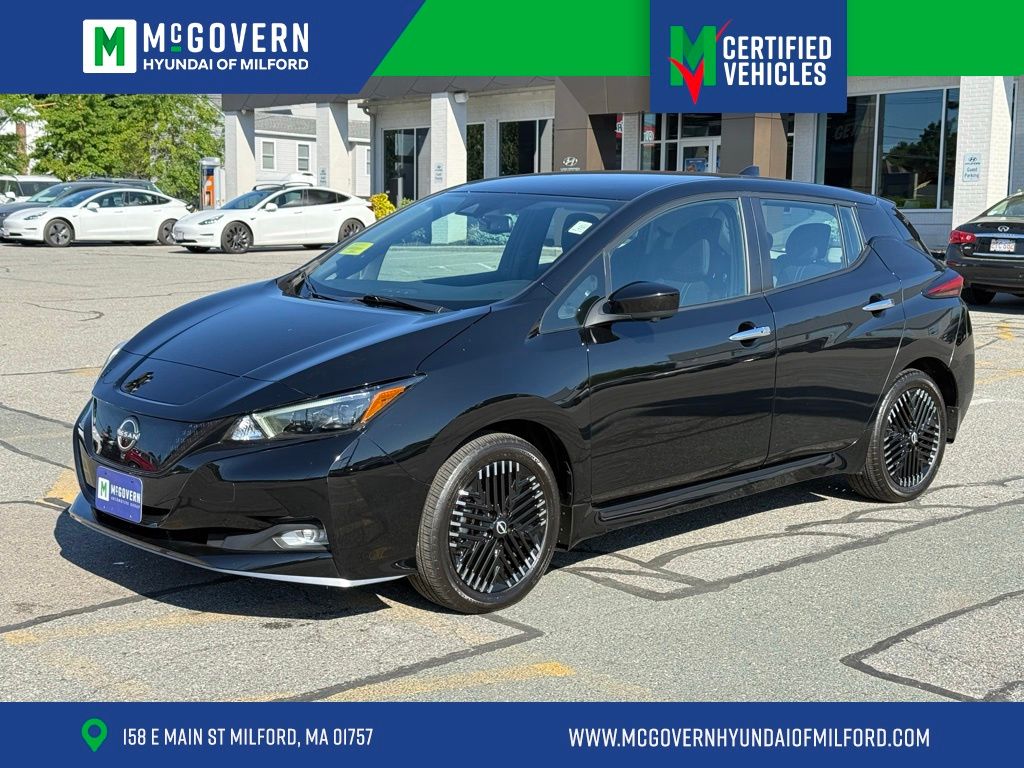 2023 Nissan Leaf SV Plus's photo