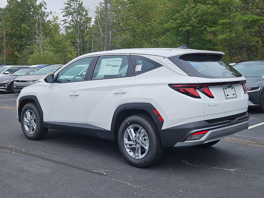 2025 Hyundai Tucson SE photo 2